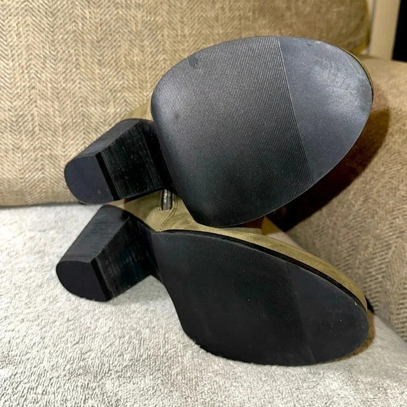 NWOT TORRID Side Zip Heel Bootie Shoes Size WOMEN 10.5WW OLIVE GREEN IN COLOR - Picture 7 of 9